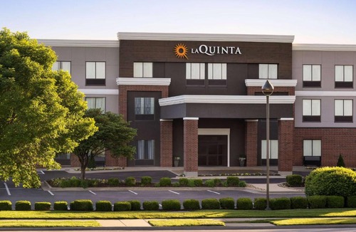 Springfield Hotel | La Quinta Inn & Suites by Wyndham Springfield Airport Rte 66