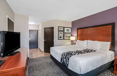 Powell Hotel | La Quinta Inn & Suites by Wyndham Knoxville North I-75