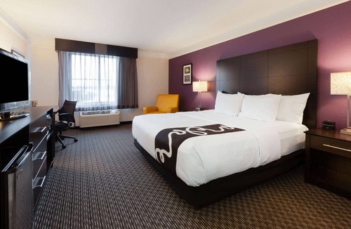 Utica Hotel | La Quinta Inn & Suites by Wyndham Detroit Utica