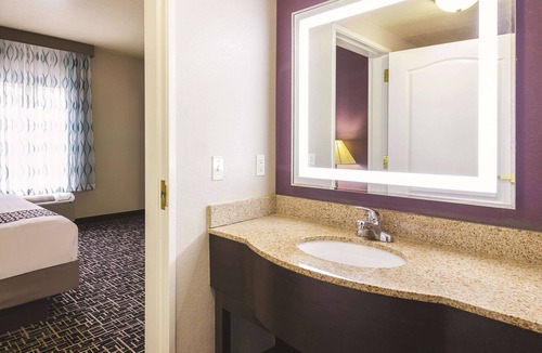 Bowling Green Hotel | La Quinta Inn & Suites by Wyndham Bowling Green