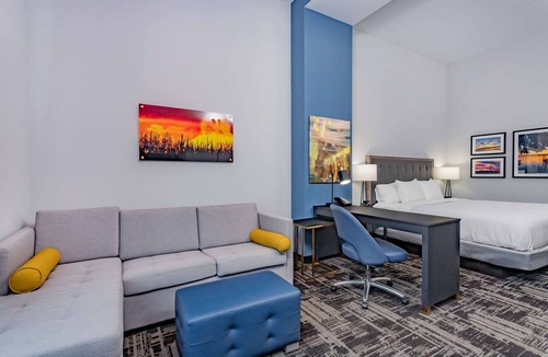 South Bend Hotel | La Quinta Suites by Wyndham South Bend Notre Dame Area