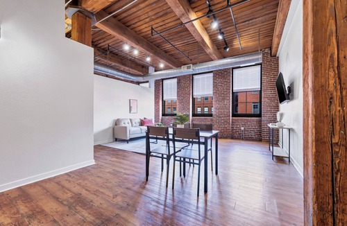 Lafayette Square Apartment | Lafayette 421 I Spacious and Cozy 1Bd/1Bd