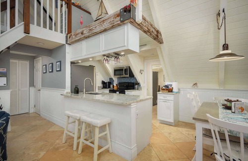 North Forest Beach House | Lagoon Retreat - Pet-Friendly 4BR, Loft, Golf Cart Near Beach, Spa