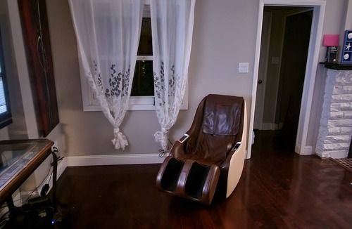 West Bloomfield House | Lake access with beach on street and kayak rentals