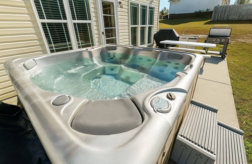 Ooltewah House | Lake Area Family Retreat Hot Tub Fire Pit