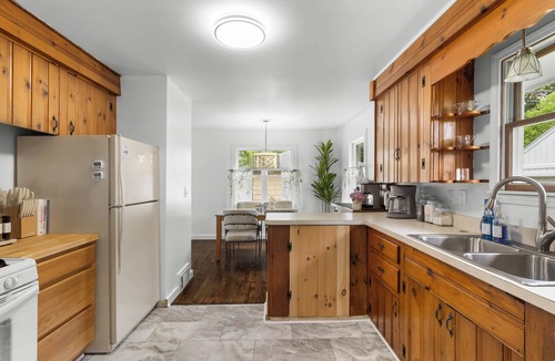 Belleville House | Lake Area Stay - Boat Launch - Dining, DTW, Ann Arbor & Belleville area