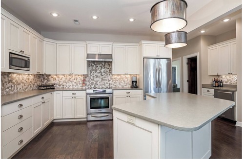 Eddyville House | Lake Barkley LUXURY - 6 Bedroom -Waterfront Retreat with Dock and Fire Pit