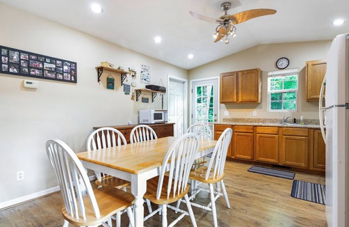 Barnett House | Lake Cabin & Dock - A True Ozarks Experience!