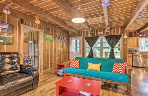 Albany House | Lake Cumberland Area Cabin - 4 Mi. to Lake!