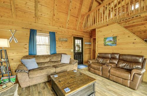 Bronston House | Lake Cumberland Log Cabin Near 3 Boat Ramps