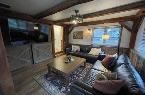 North Webster House | Lake Days & Family Nights | Webster Lake Retreat