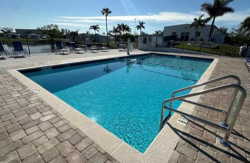 Fort Myers Beach Resort | Lake Front, Beach Retreat