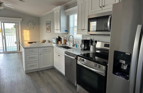 Fort Myers Beach Resort | Lake Front, Beach Retreat