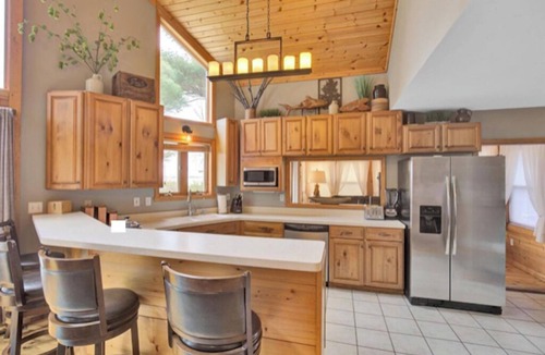 Arkdale Cottage | Lake front cottage less than 20 min from golf simulator/pool/bar/grill