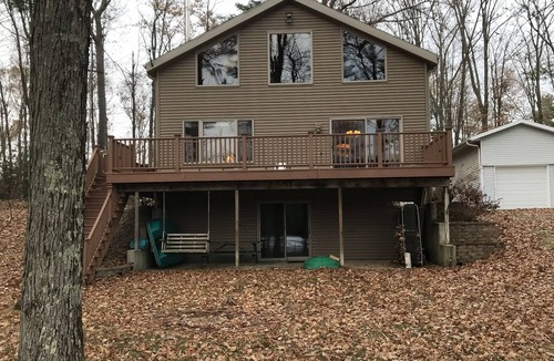 Abrams Cottage | Lake front cottage on Ucil Lake