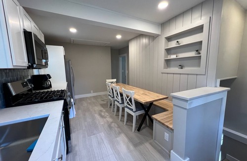 Norton Shores House | Lake Harbor Haven.a charming 2BR house with AC, WiFi across from Maranatha.