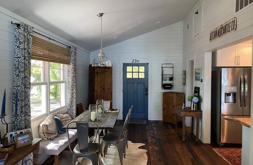 Anderson House | Lake Hartwell Updated Cottage. 4/3.5 sleeps 8