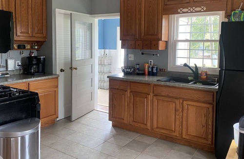 Effingham Cottage | Lake house on Lake Sara with boat dock!