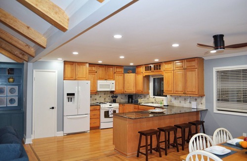 Dawsonville House | Lake Lanier Retreat. 3 bedroom, 2 bath Sleeps 8. Two story boat dock.