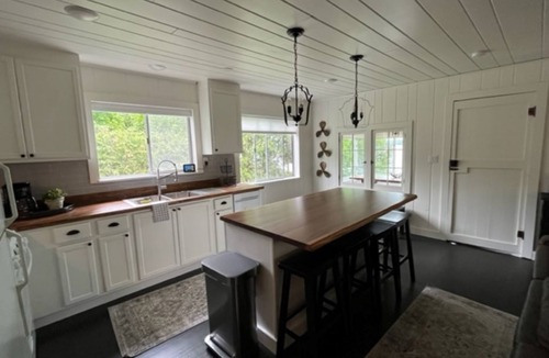 Traverse City Cottage | Lake Leelenau Waterfront Cottage-close to Traverse City, Fishtown & Suttons Bay