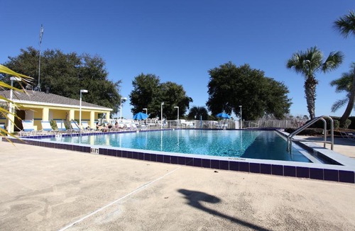 West Kissimmee Resort | Lake Magic Loft Cottage 11