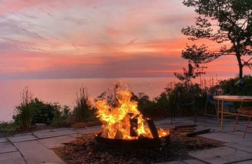 Shelby House | Lake Michigan 100 ft Private Beach Front