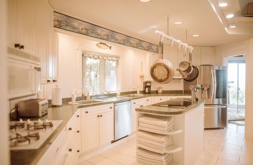 Mears House | Lake Michigan Views for Miles and Hot Tub Open in all Seasons!