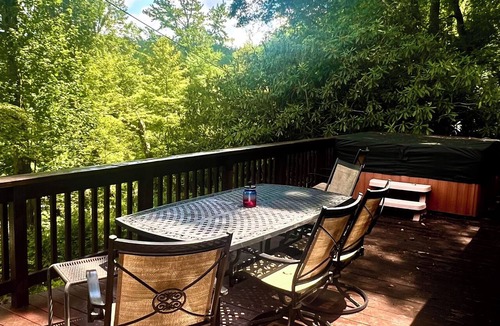 Almond Cottage | Lake & Mtn view, Hot Tub, Near Tsali, Bryson, NOC, Pets Ok