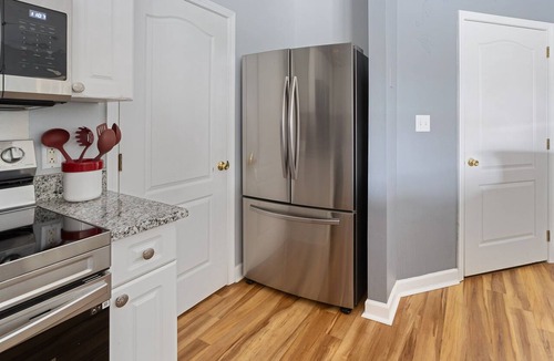 Cornelius Condo | Lake Norman Waterfront Condo Retreat - Dog Friendly Cornelius Vacation Rental