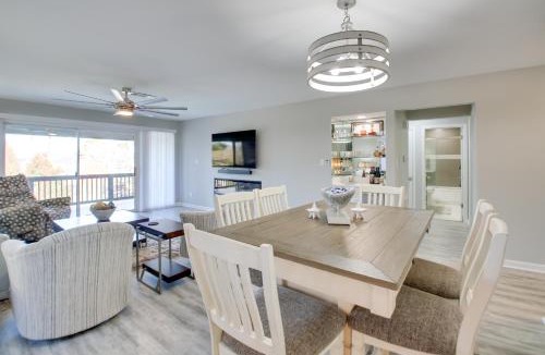 Lake Hamilton House | Lake-View Balcony, Resort Perks: Hot Springs Condo