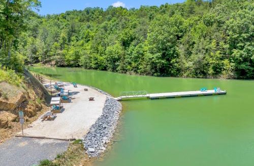 Sevierville House | Lake View Cabin Sleeps 8 Hot Tub Rocking Chairs