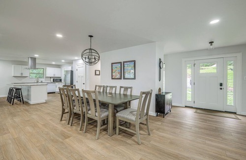 Higden House | Lake-View Deck! Modern Greers Ferry Lake Retreat