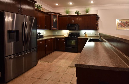Young Harris Condo | Lake-view ground-level condo with pool, jetted tub - walk to marina/restaurants