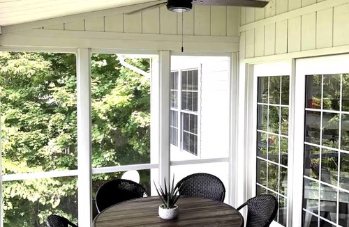 Jamestown House | Lake View Home-Good for Big Group-Jamestown Marina