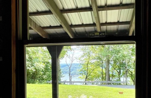 Nancy Cabin | Lake View Loft Cabin is only 2 miles from Wolf Creek Marina, Lake Cumberland KY