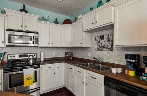Smithville House | Lake views | Hot tub | Near Pates Ford | Wakefest