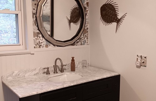 Scottsboro Cabin | Lakefront 3-bedroom 2 bath lodge with AC in charming Scottsboro boat launch view