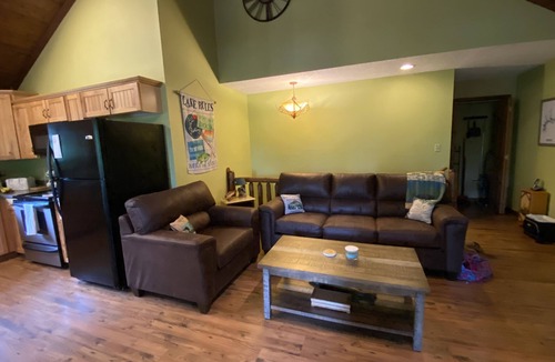 Cub Run House | Lakefront 4BR/2BA Cabin - Sleeps 10 -> Pets Stay Free <-