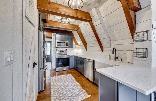 Bowling Green House | Lakefront A-Frame- Family Friendly-Renovated-as seen on the TV show Staycation!