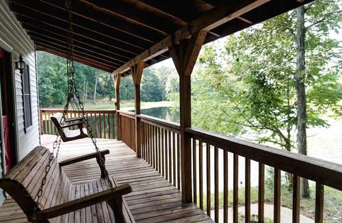 Milltown House | Lakefront Cabin Getaway near Columbia, Kentucky