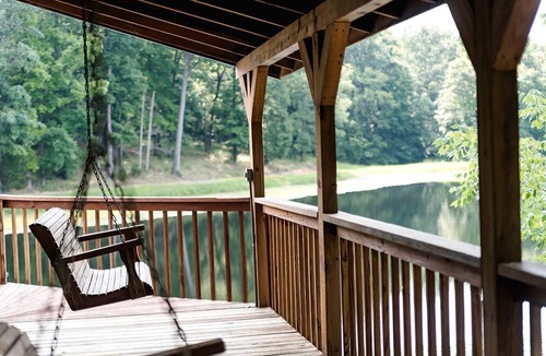 Milltown House | Lakefront Cabin Getaway near Columbia, Kentucky