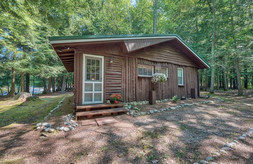 Levering Cabin | Lakefront Cabin w/Private Beach, Fire Pit & Kayaks
