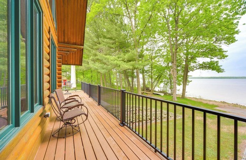 Webster Cottage | Lakefront Cabin w/Sauna & Dock in Webster!