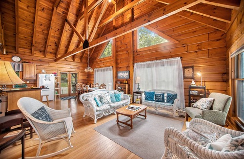 Fountain Cottage | Lakefront Cabin with Guest Cabin and Rec Room. Sleeps 14