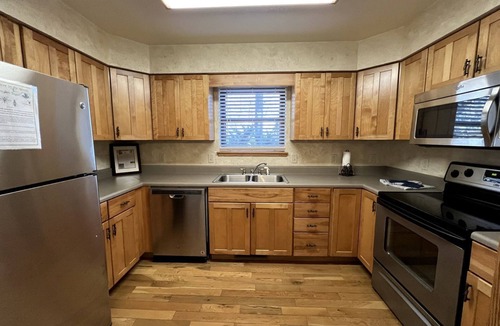 Mount Ida Cottage | Lakefront Cottage with Spa and Pool Perfect for Outdoor Activities in Mount Ida, Arkansas