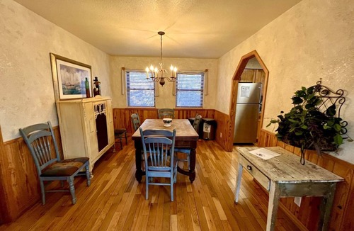 Mount Ida Cottage | Lakefront Cottage with Spa and Pool Perfect for Outdoor Activities in Mount Ida, Arkansas