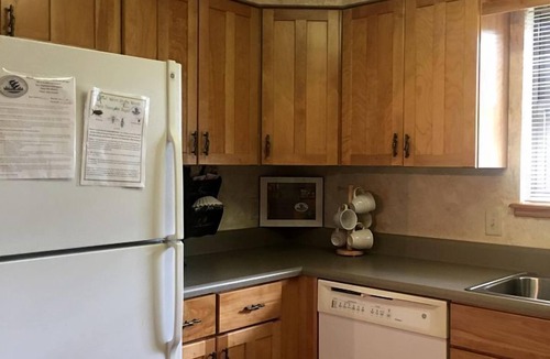 Mount Ida Cottage | Lakefront Cottage with Spa and Pool Perfect for Outdoor Activities in Mount Ida, Arkansas