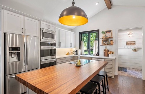 Dogwood House | Lakefront Cottage with 25% Early Booking Discount!