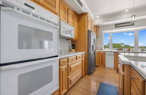 Hot Springs Village House | Lakefront Estate on Lake Balboa Sleeps 16+