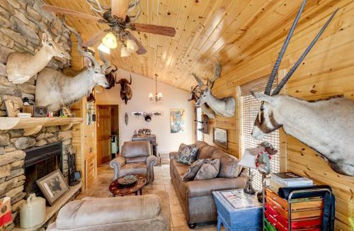 Medford House | Lakefront Family Cabin w/Views in Medford